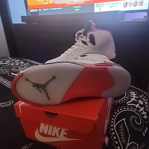 Jordan5 Retro Fire Red Black Tongue